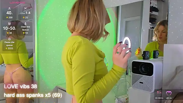 crowned goddess online show from 19, 3, 2026