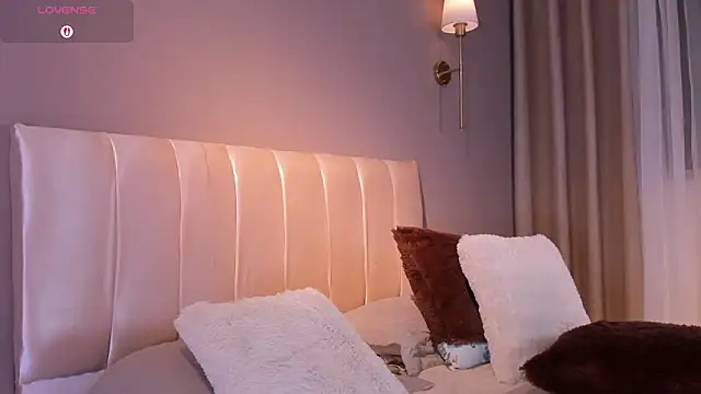 Agata Laurent  online show from 12, 3, 2026