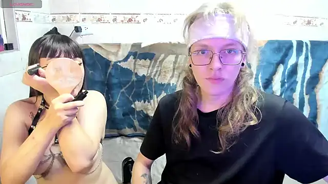 Laureles6667 online show from 10, 4, 2026