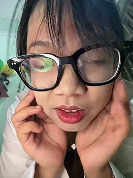 Leeeeiu online show from 21, 7, 2026