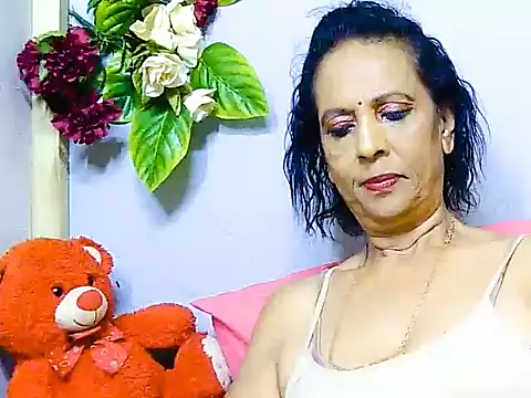Hot queen58 online show from 31, 5, 2026