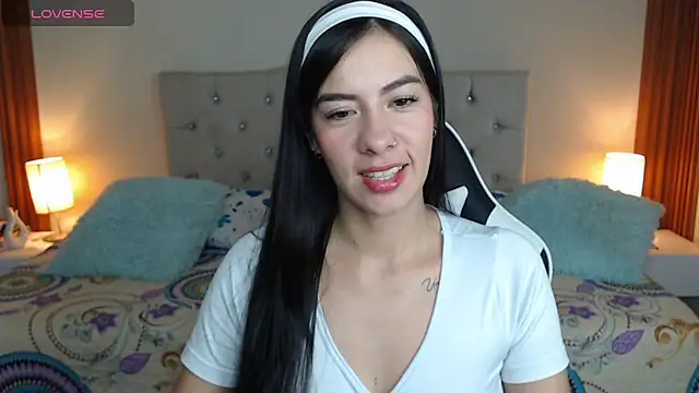 emiily skinny online show from 10, 4, 2026