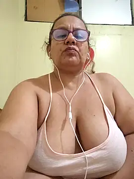 Roxy 77 online show from 28, 2, 2026