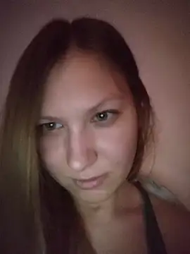 August Shine online show from 28, 4, 2026