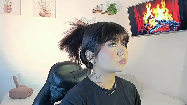 AlaiaRogers online show from 24, 7, 2026