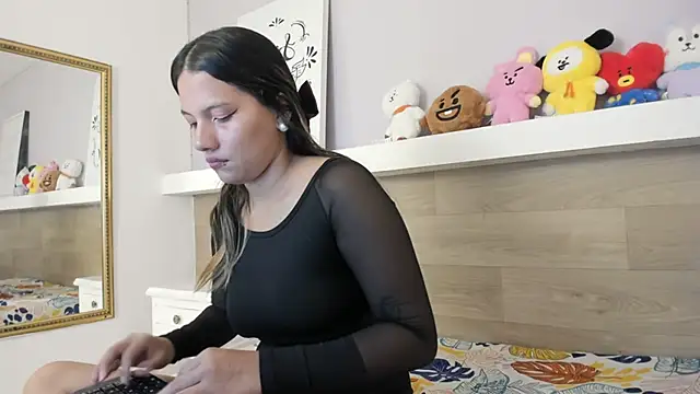 EmmaSanchez  online show from 2, 5, 2026