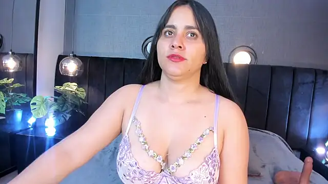 Snapshot of alejandra__garcia chatting on 19, 4, 2026 alejandra garcia online show from 19, 4, 2026