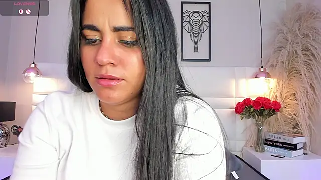 Snapshot of alejandra__garcia chatting on 17, 5, 2026 alejandra garcia online show from 17, 5, 2026