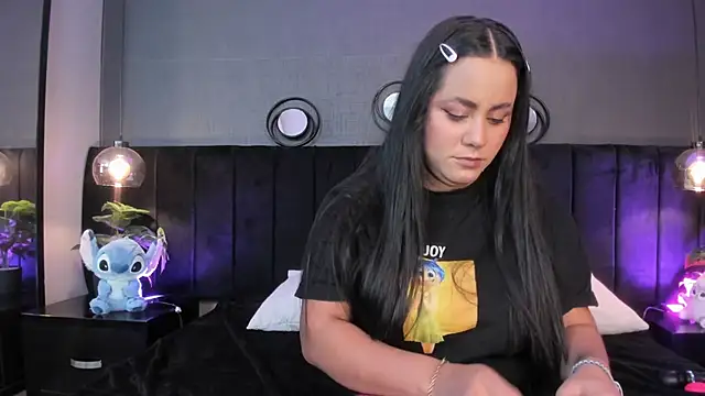 Snapshot of alejandra__garcia chatting on 20, 5, 2026 alejandra garcia online show from 20, 5, 2026
