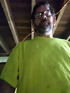 Snapshot of ultimateBWC chatting on 4, 5, 2026 ultimateBWC online show from 4, 5, 2026