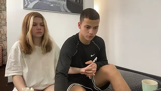 mirel couple online show from 25, 4, 2026