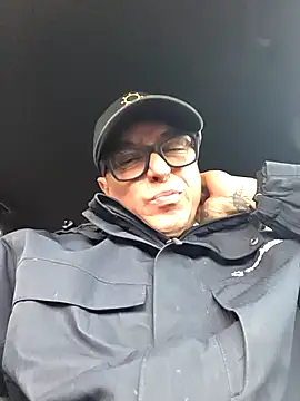 DoggiiDick online show from 2, 3, 2026