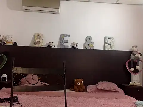 mommy-Milf online show from 3, 3, 2026