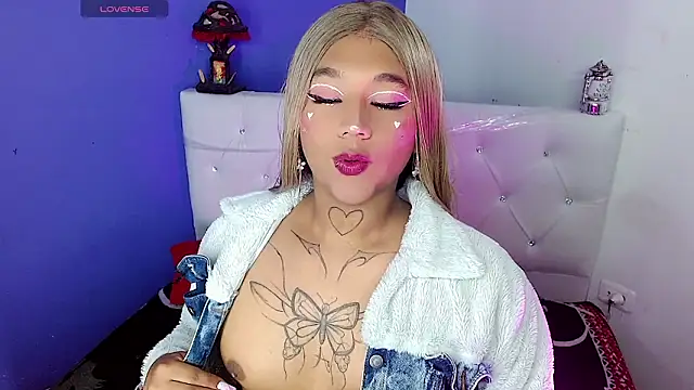 Snapshot of isadoraqueeen chatting on 4, 3, 2026 isadoraqueeen online show from 4, 3, 2026