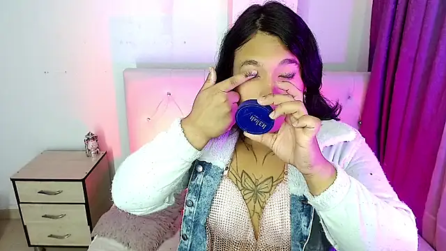 Snapshot of isadoraqueeen chatting on 15, 4, 2026 isadoraqueeen online show from 15, 4, 2026