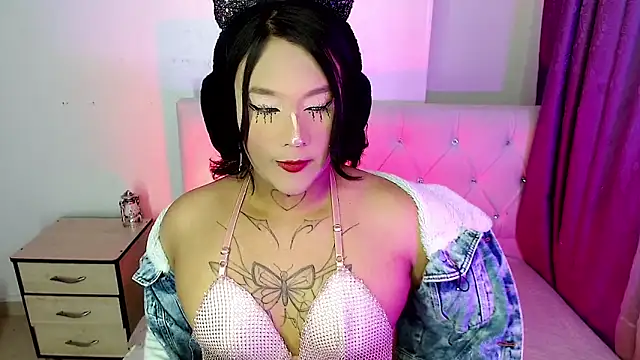 Snapshot of isadoraqueeen chatting on 15, 4, 2026 isadoraqueeen online show from 15, 4, 2026