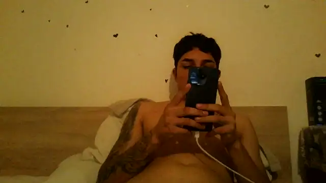 Snapshot of danbig01 chatting on 5, 7, 2026 danbig01 online show from 5, 7, 2026