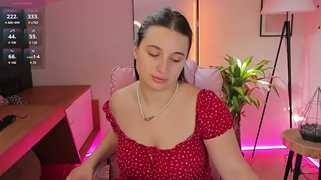 Snapshot of Nicole_De_Lux chatting on 30, 6, 2026 Nicole De Lux online show from 30, 6, 2026