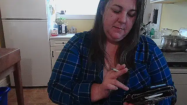 Snapshot of smalltowntrouble chatting on 15, 4, 2026 smalltowntrouble online show from 15, 4, 2026