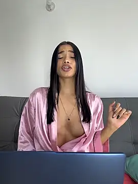 Bella Smithe online show from 10, 4, 2026