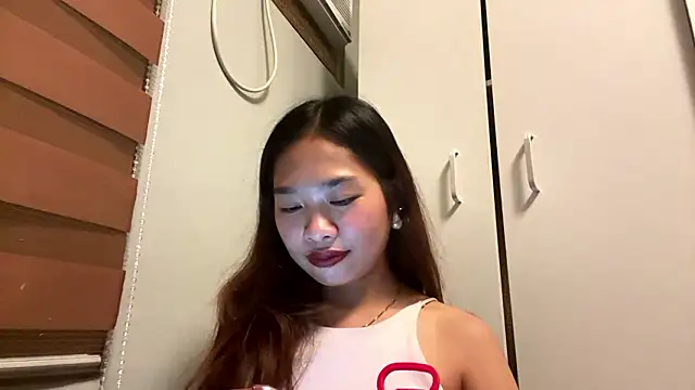 Snapshot of LakieshaZorrilla chatting on 4, 3, 2026 LakieshaZorrilla online show from 4, 3, 2026