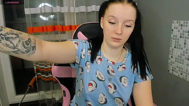 Mary Blu online show from 15, 2, 2025