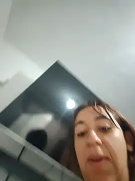 Snapshot of Im_Luuu chatting on 6, 7, 2026 Im Luuu online show from 6, 7, 2026