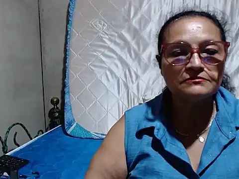 Snapshot of _BellaNocturna chatting on 2, 5, 2026 BellaNocturna online show from 2, 5, 2026