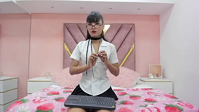 chloe larson online show from 11, 3, 2026