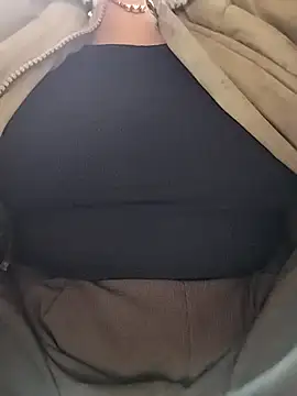 Snapshot of MiuNaaaa chatting on 8, 3, 2026 MiuNaaaa online show from 8, 3, 2026