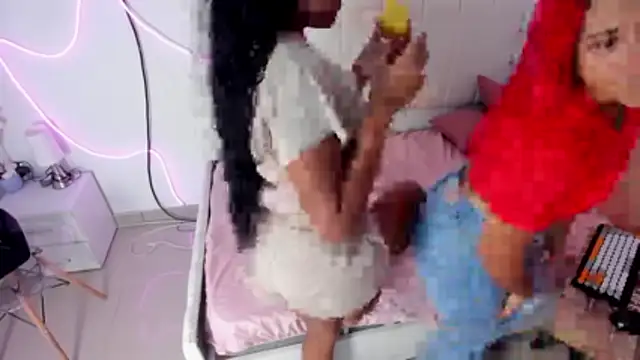 Snapshot of Peliroja_lustrum chatting on 14, 6, 2026 Peliroja lustrum online show from 14, 6, 2026