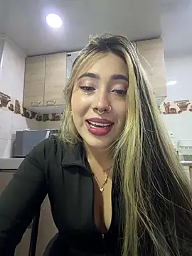 ManuelaVeeleez online show from 13, 3, 2026