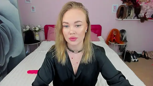 HannahWillow online show from 7, 4, 2026