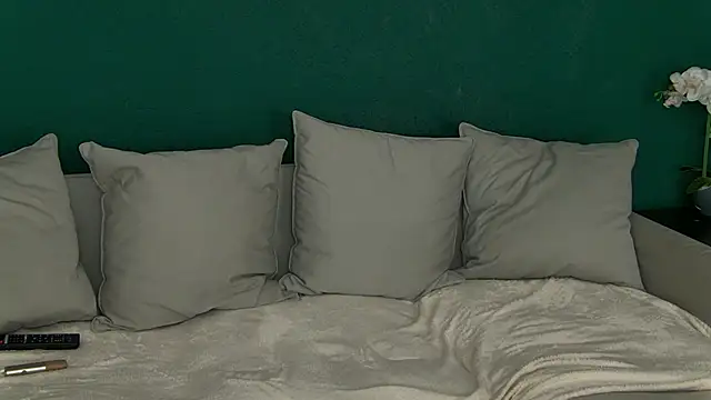 SkinnyNatty online show from 11, 3, 2026