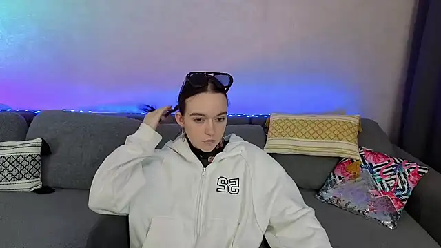 SunyLily online show from 16, 5, 2026