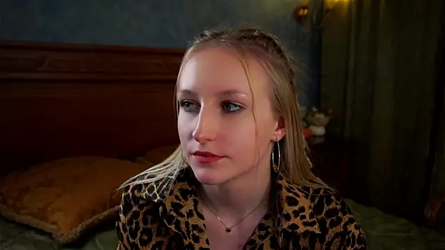 CatarinaGulla online show from 25, 3, 2026