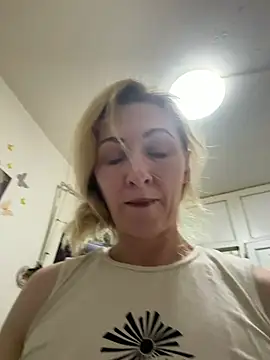 Snapshot of Secret_Ladyx chatting on 21, 6, 2026 Secret Ladyx online show from 21, 6, 2026