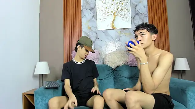 SKYN MAN online show from 14, 4, 2026