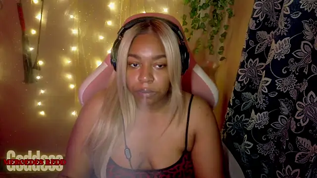 Goddess MercedesRedd online show from 13, 7, 2026
