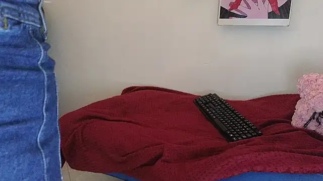 Caroline hernandes online show from 16, 4, 2026