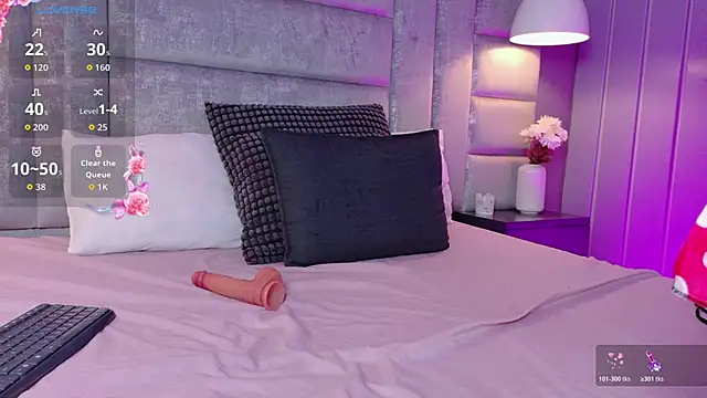 PaulaVegaa online show from 10, 4, 2026