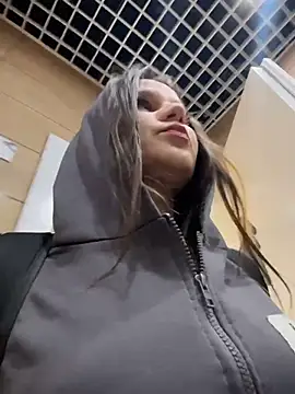 MaryLola online show from 1, 4, 2026