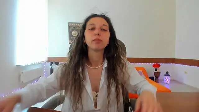 Snapshot of Ellina_Star chatting on 4, 7, 2026 Ellina Star online show from 4, 7, 2026