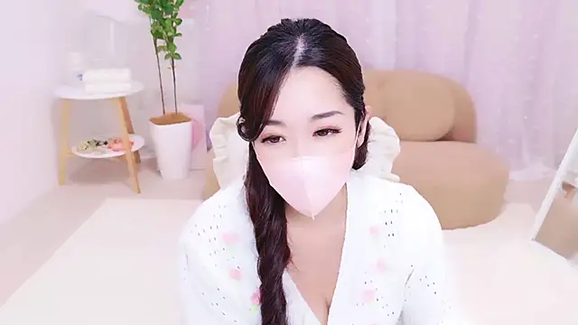 YURIKAsan  online show from 21, 4, 2026