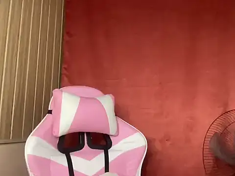 Sunkissed seductress online show from 9, 4, 2026