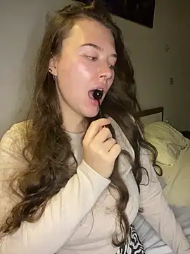 KristieKitty online show from 7, 4, 2026