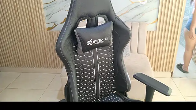 Akari 21 online show from 5, 3, 2026