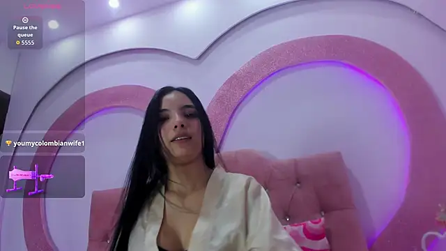 hilaryth  online show from 4, 3, 2026