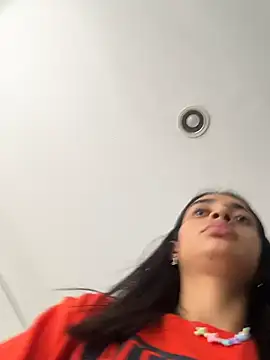 Snapshot of leilani_X chatting on 8, 5, 2026 leilani X online show from 8, 5, 2026