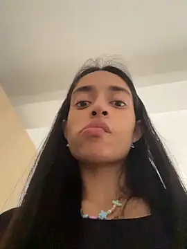 Snapshot of leilani_X chatting on 13, 5, 2026 leilani X online show from 13, 5, 2026